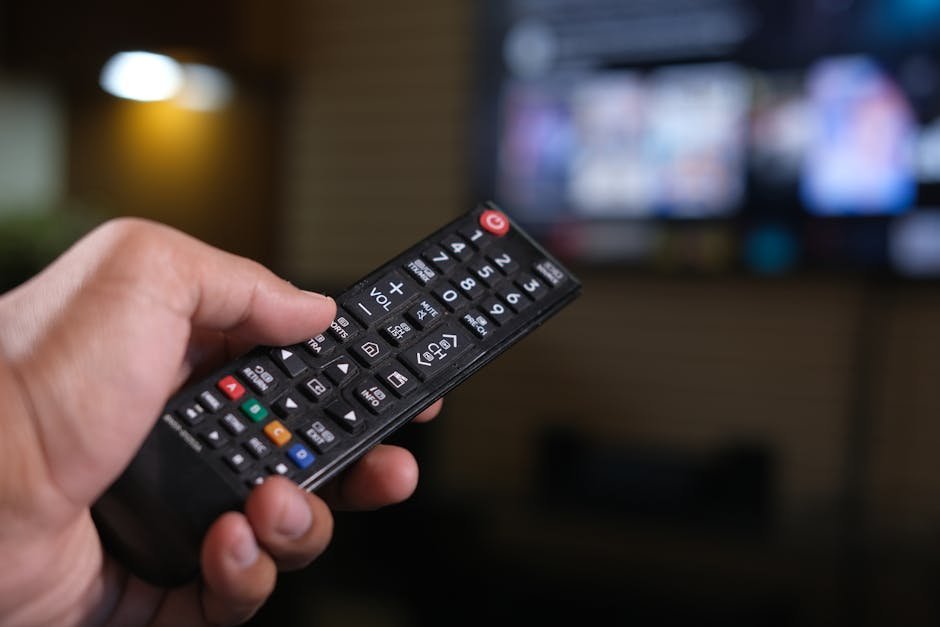 Comparison chart showing IPTV channel selection and features for USA viewers in 2026